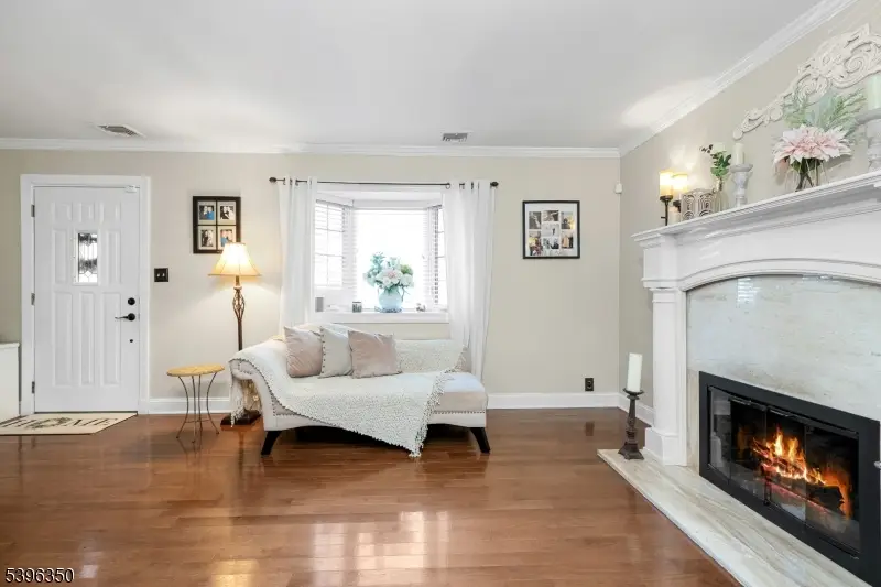 21 Sunrise Ave, Bloomingdale, NJ 07403 - Image #2
