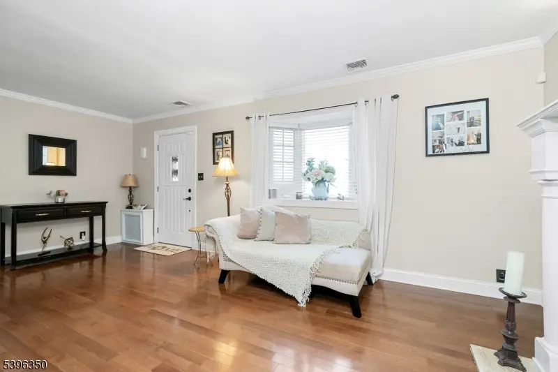 21 Sunrise Ave, Bloomingdale, NJ 07403 - Image #3