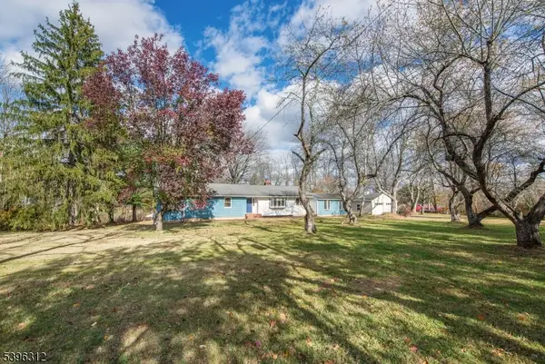 4 Schoolhouse Ln, Chester Twp., NJ 07930