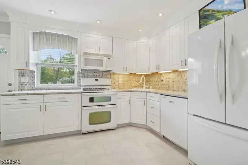 563 S Springfield Ave, Springfield, NJ 07081 - Image #2