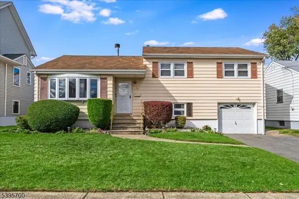 24 Lorrie Ln, Clifton City, NJ 07012