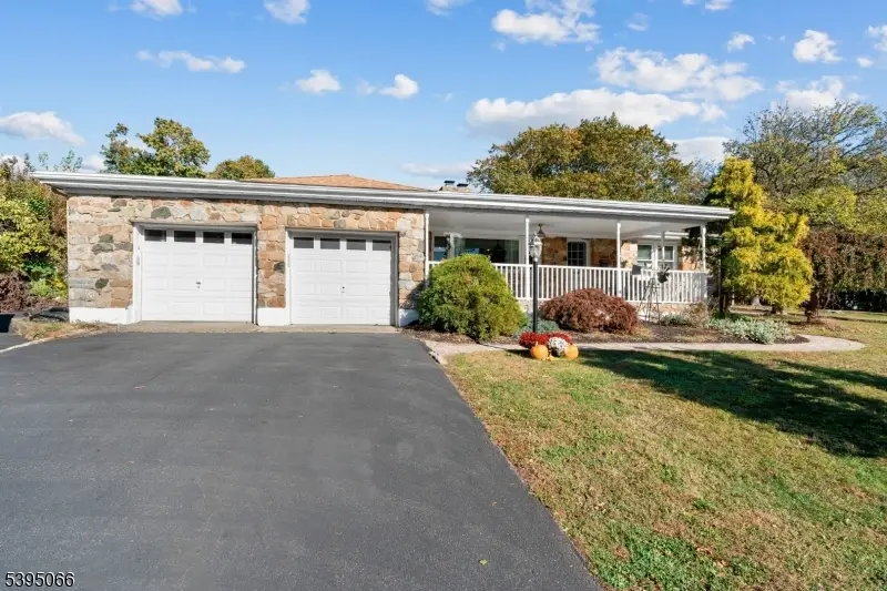 1 Valley View Ter, Washington, NJ 07882 - Image #1