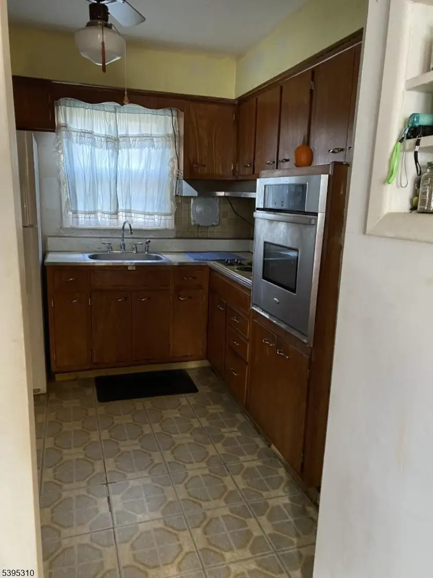 86 Unger Ave, Hopatcong, NJ 07874 - Image #2