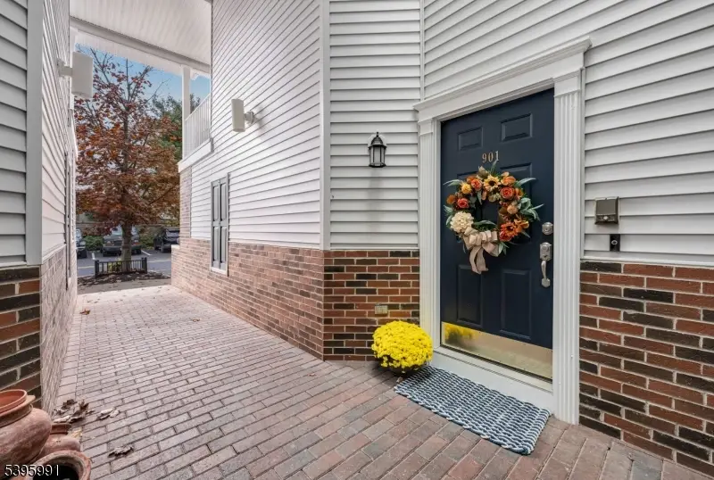 901 Hawley Court, Denville, NJ 07834 - Image #2