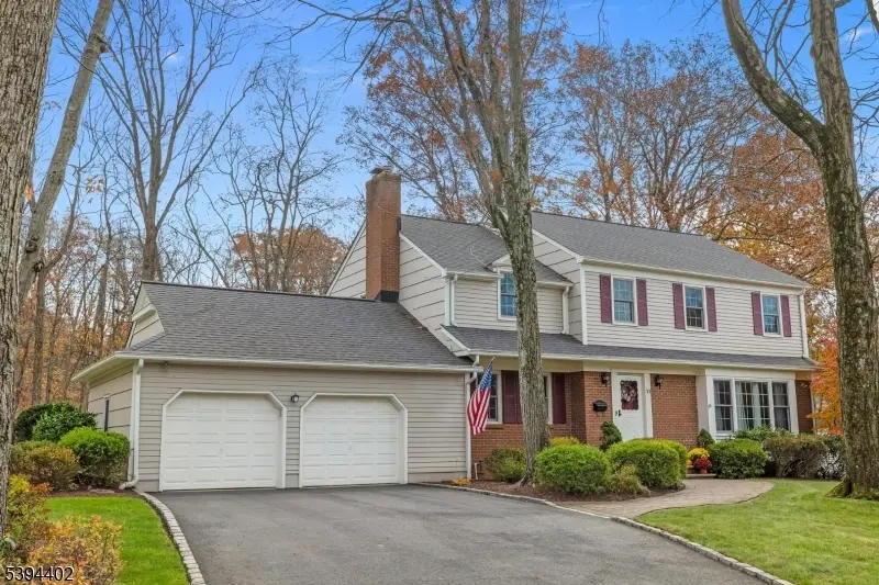 33 Bristol Ct, Berkeley Heights, NJ 07922 - Image #2