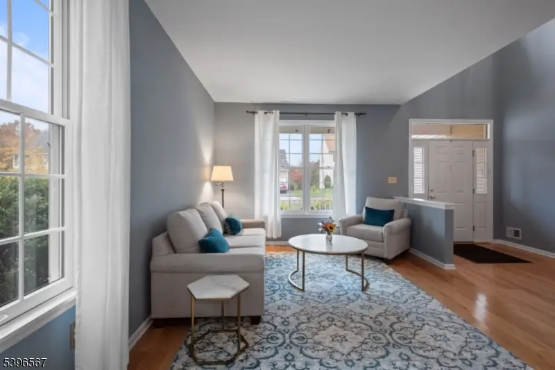 9 Captains Woods Rd, White House Station, NJ 08889 - Image #3