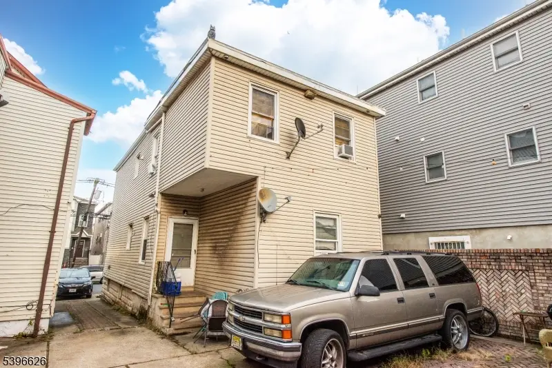 332 Pine St, Elizabethport, NJ 07206 - Image #3