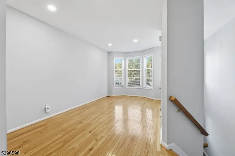 335 Wilshire Dr, Nutley, NJ 07110 - Image #3