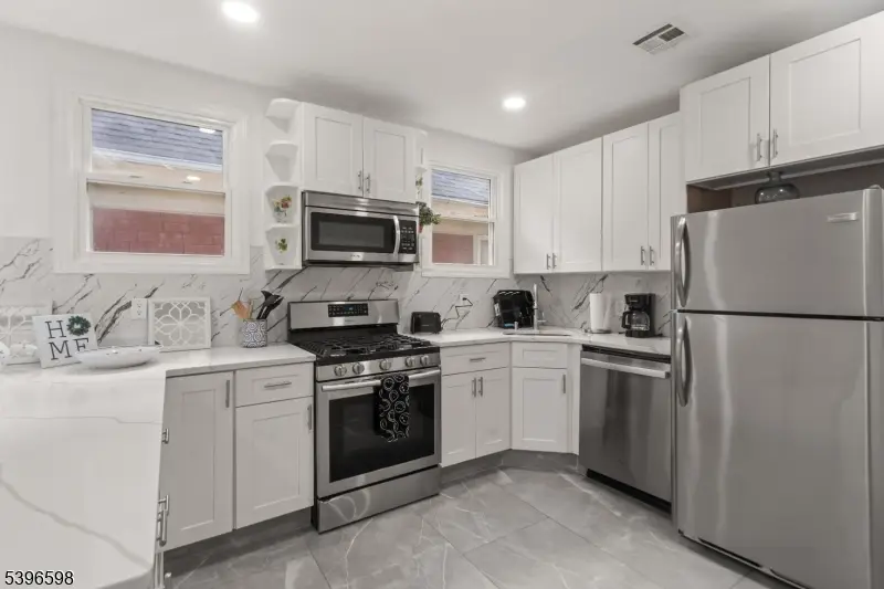 35-37 Vernon Ave, Newark, NJ 07108 - Image #3