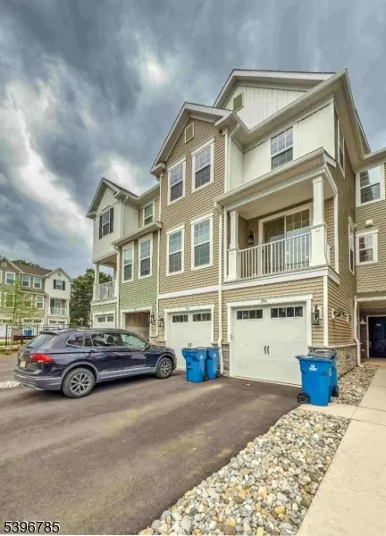 204 Honeysuckle Ln, Warren, NJ 07059 - Image #2