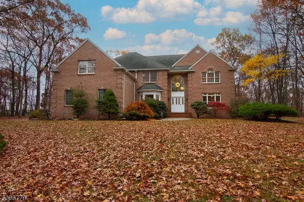 24 Denise Dr, Kinnelon Boro, NJ 07405