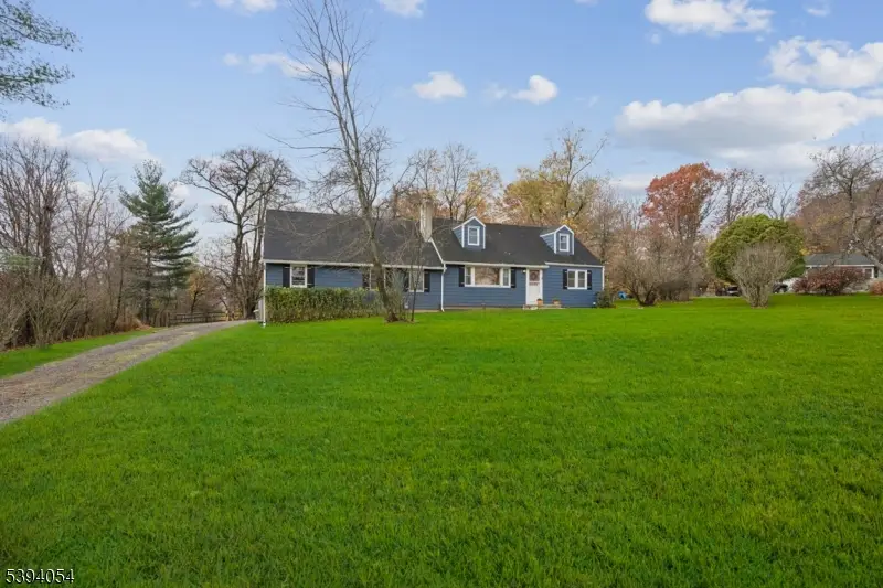 68 Clover Hill Rd, Raritan Township, NJ 08822 - Image #2