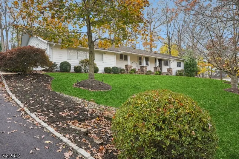 4 Sheffield Ct, Livingston, NJ 07039 - Image #1