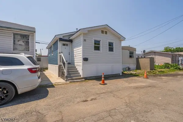 15 Spruce St, Moonachie Boro, NJ 07074