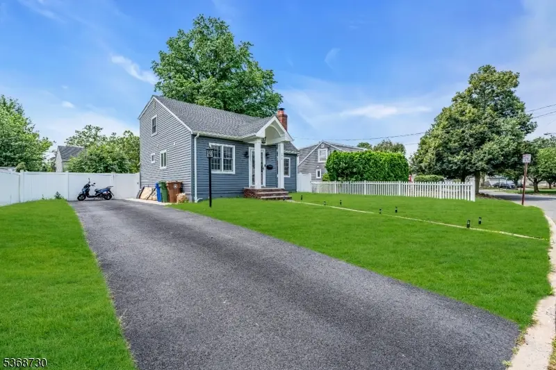 1915 Crescent Pkwy, Linden, NJ 07036 - Image #2