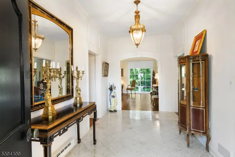 2 Canoe Ln, Roseland, NJ 07068 - Image #3