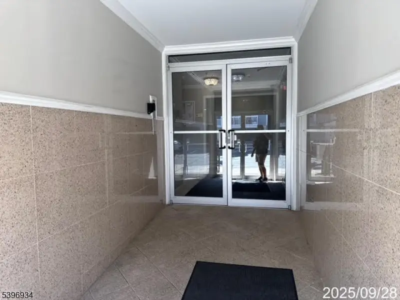 4401 Smith Ave #2A, North Bergen, NJ 07047 - Image #3