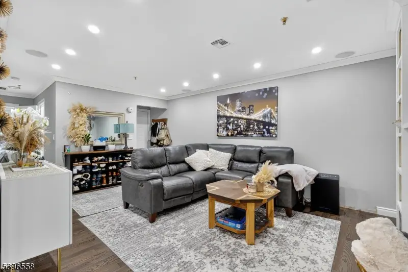 20 Mcchesney Ct, West Orange, NJ 07052 - Image #2