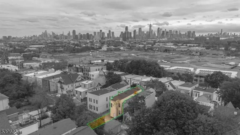 107 Randolph Ave, Jersey City, NJ 07305 - Image #2