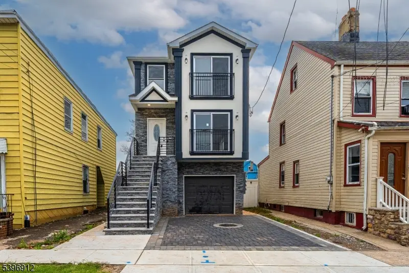 840 Martin St, Elizabeth, NJ 07201 - Image #2