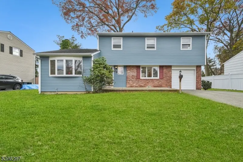 36 Arcadia Rd, Pompton Lakes, NJ 07442 - Image #2