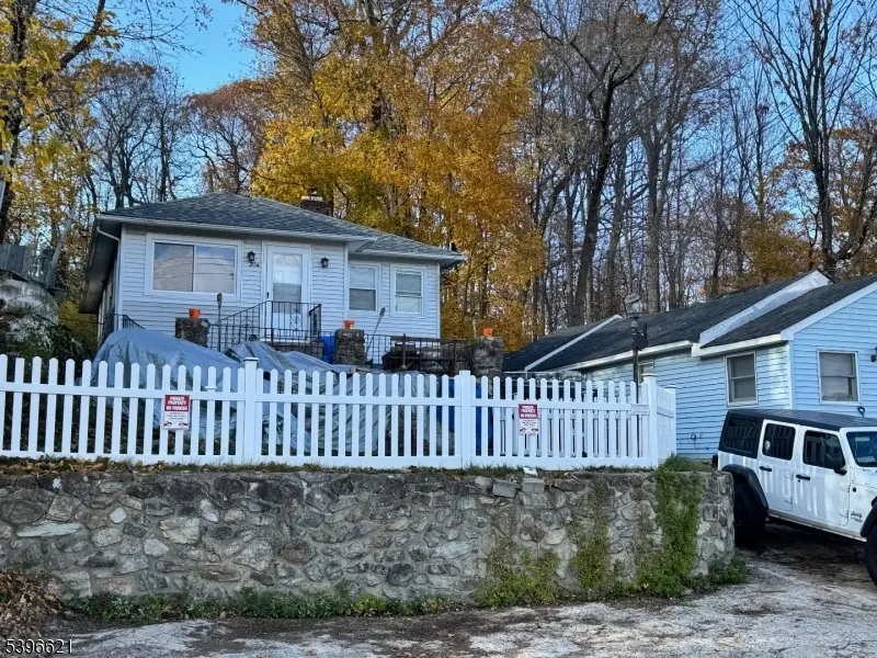 311 Lakeside Ave, Hopatcong, NJ 07834 - Image #2