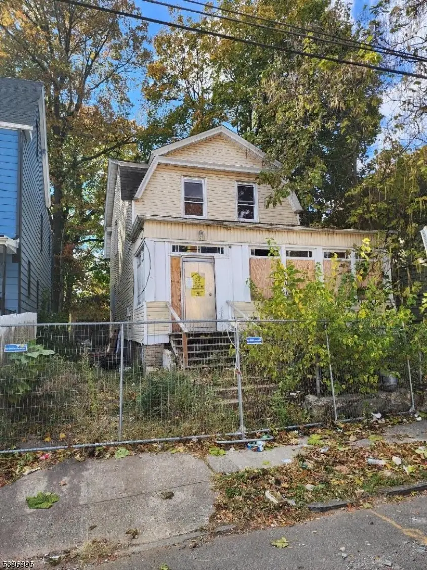 14-16 Voorhees St, Newark, NJ 07108 - Image #1