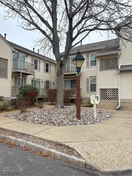 48 Commonwealth Dr Ondo, Bernards Twp., NJ 07920