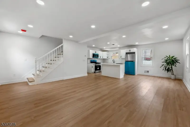 510 Halsted St, East Orange, NJ 07018 - Image #3