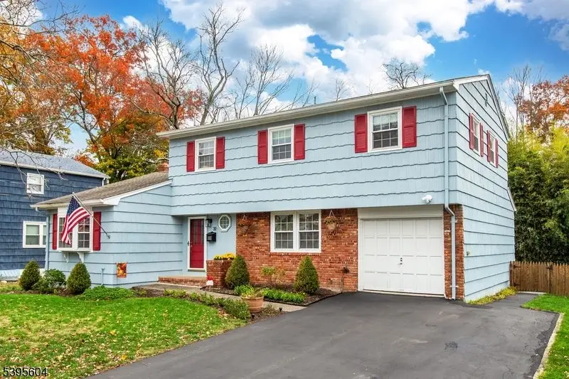 30 Arcadia Rd, Pompton Lakes, NJ 07442 - Image #2