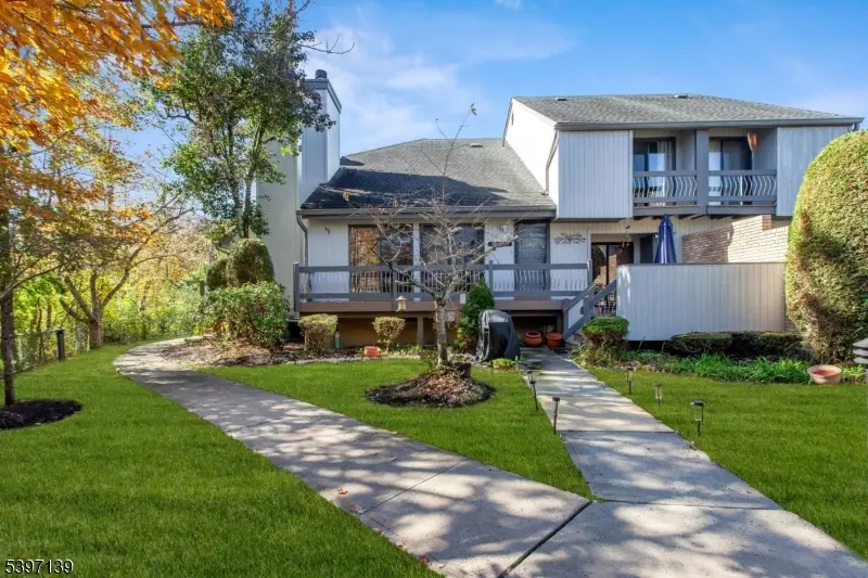 32 Magnolia Ct, Monmouth Junction, NJ 08852 - Image #1