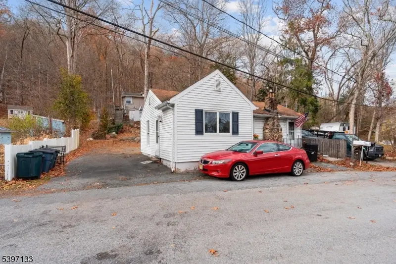 4 Bank St, Byram Township, NJ 07874 - Image #2