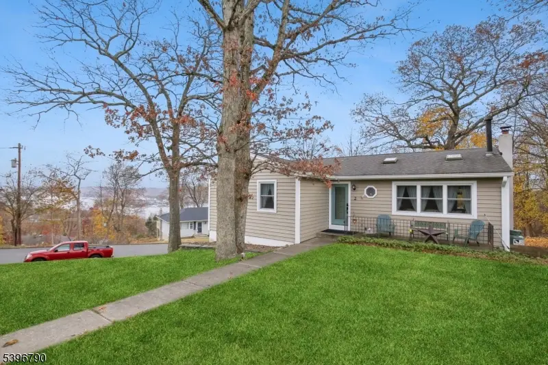 2 Teri Ln, Hopatcong, NJ 07843 - Image #2