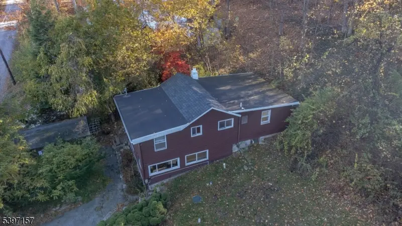 18 Decker Pond Rd, Vernon Township, NJ 07461 - Image #1