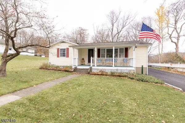 76 Washington Ave, Oxford Twp., NJ 07863