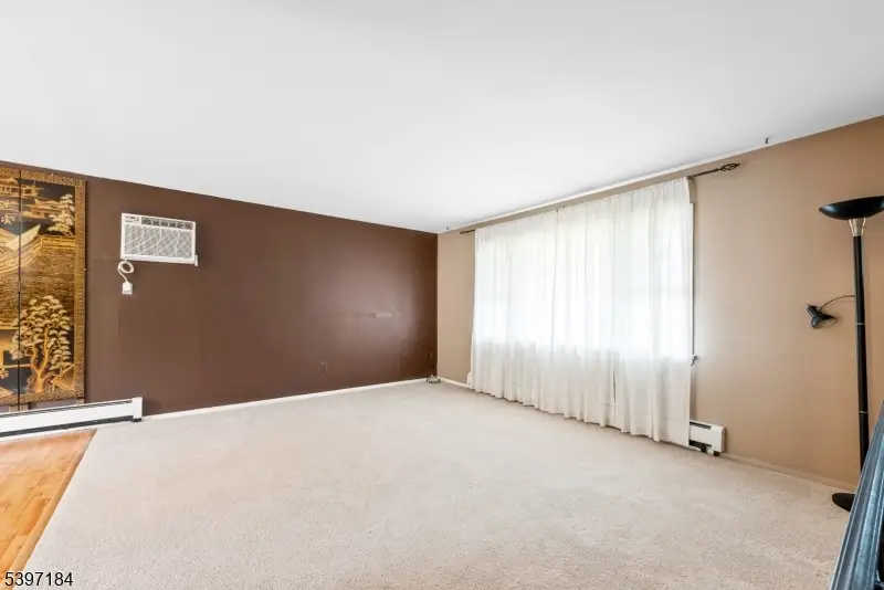 7 Tobyhanna Trl, Hopatcong, NJ 07843 - Image #2