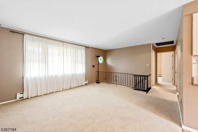 7 Tobyhanna Trl, Hopatcong, NJ 07843 - Image #3