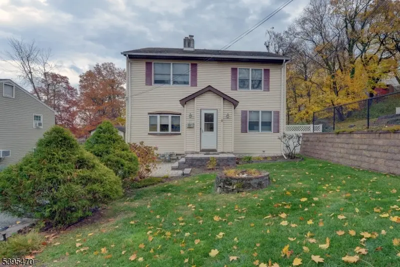 27 Iroquois Avenue, Lincoln Park, NJ 07035 - Image #1