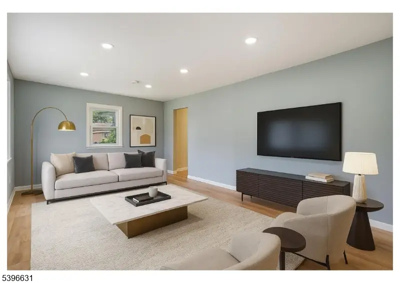 633 Harrell Ave, Woodbridge, NJ 07095 - Image #2