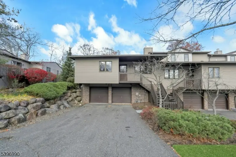 18 Peach Hill Ct, Ramsey, NJ 07446 - Image #2