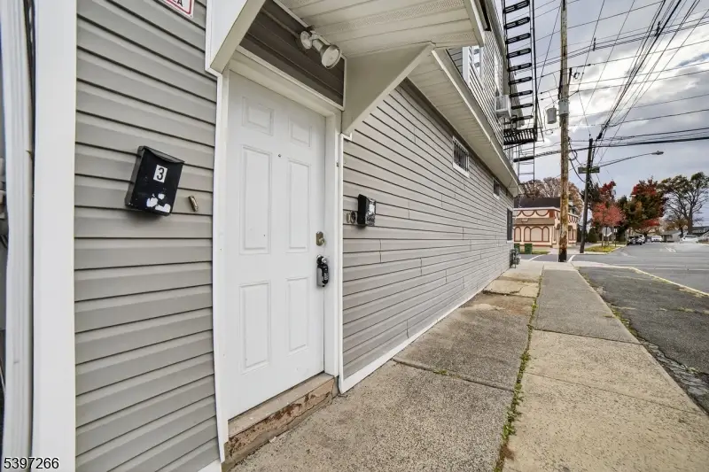 301 E 9th Ave, Roselle, NJ 07203 - Image #3