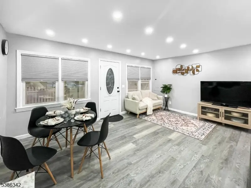 208 Fayette Ave, Wayne, NJ 07470 - Image #2