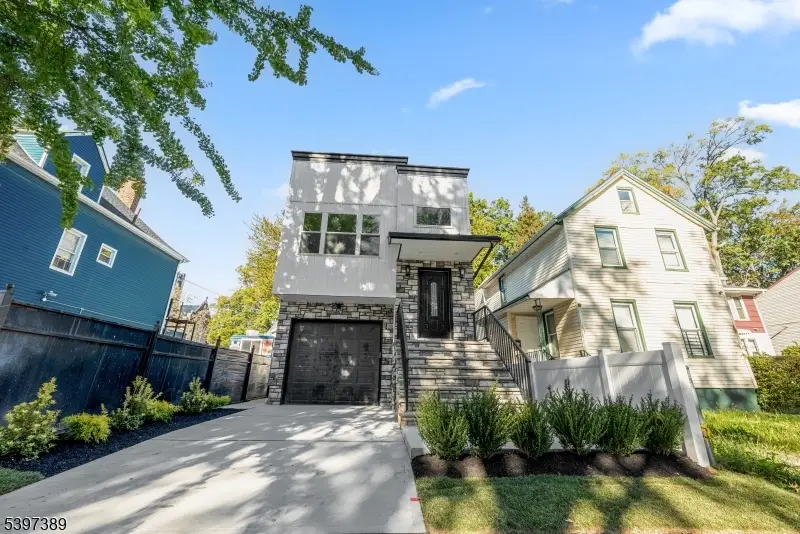 63 Oak St, East Orange, NJ 07018 - Image #2