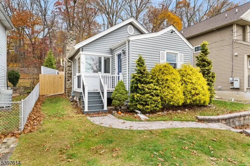 27 Shawnee Trail, Denville, NJ 07834 - Image #1