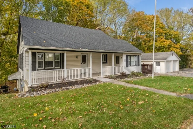 324 Tunnel Rd, Bethlehem Township, NJ 08802 - Image #1