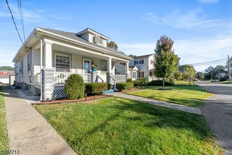 241 Aurora St, Delaware Park, NJ 08865 - Image #1