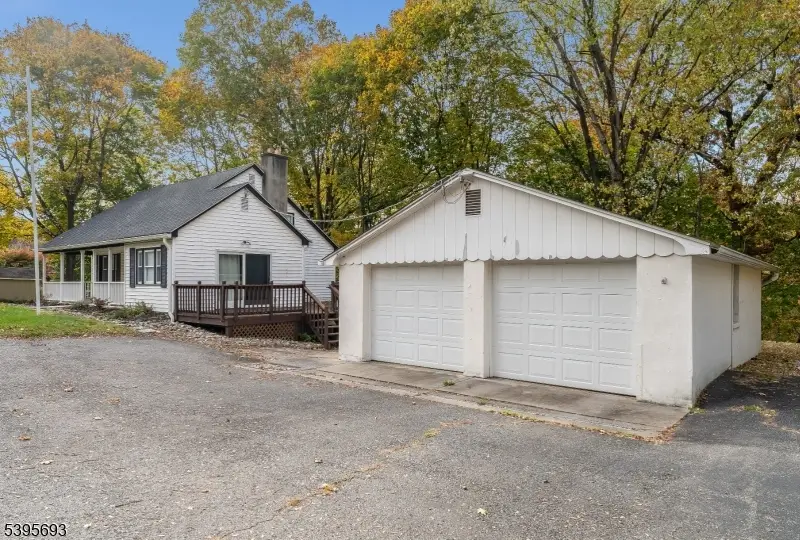 324 Tunnel Rd, Bethlehem Township, NJ 08802 - Image #2