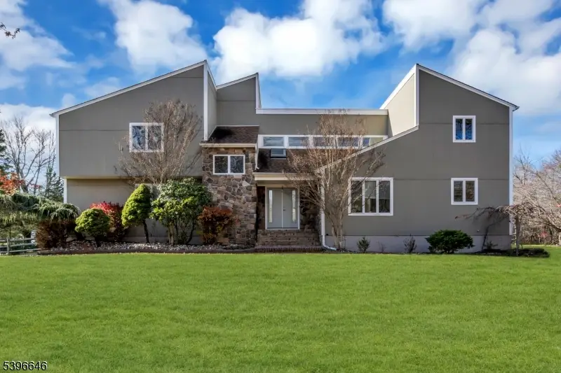 1 Holmes Ct, Bridgewater, NJ 08807 - Image #2