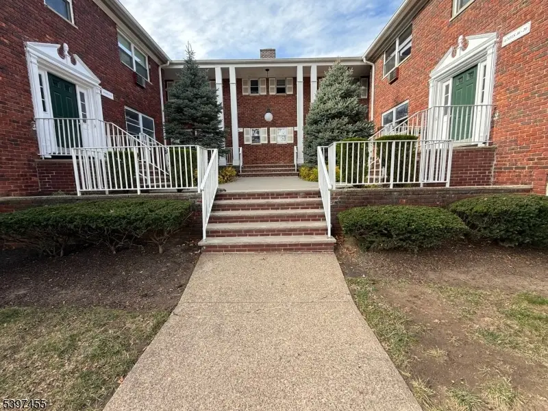 203 N Beverwyck Rd, Lake Hiawatha, NJ 07034 - Image #1