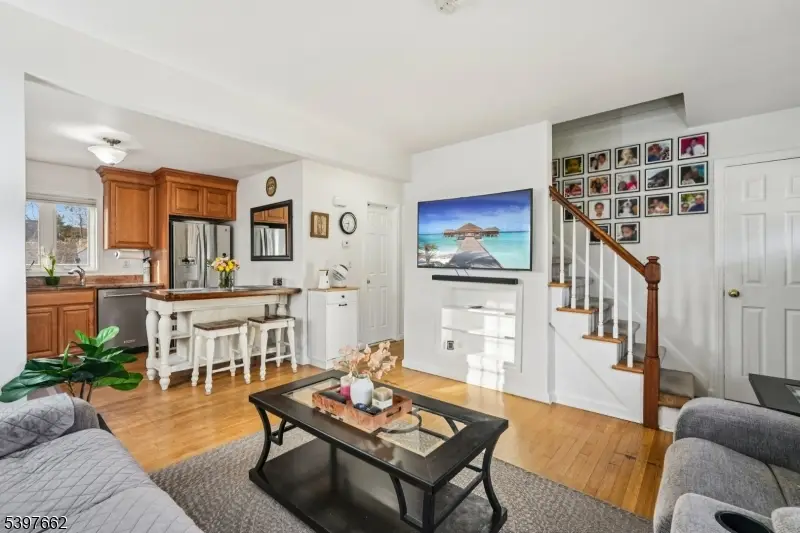 17 Walnut St, Bloomingdale, NJ 07403 - Image #3